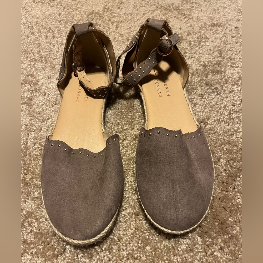Lauren Conrad Brown Closed Toe Espadrilles Size 5.5 medium